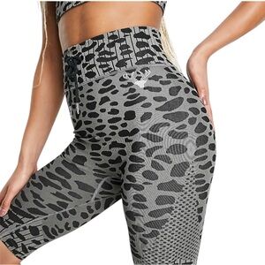 Twill Active Tie Waist Seamless Shorts Grey Leopard Print High Waist Size Large